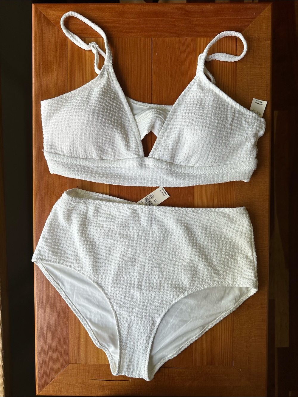 NWT Aerie Women’s Two Piece Textured Swimsuit, White - Size L, XL